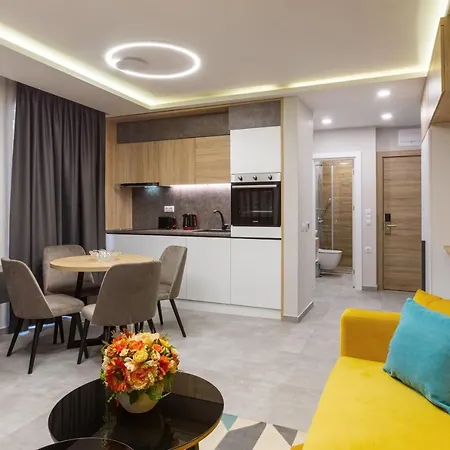 Inter Apartment *